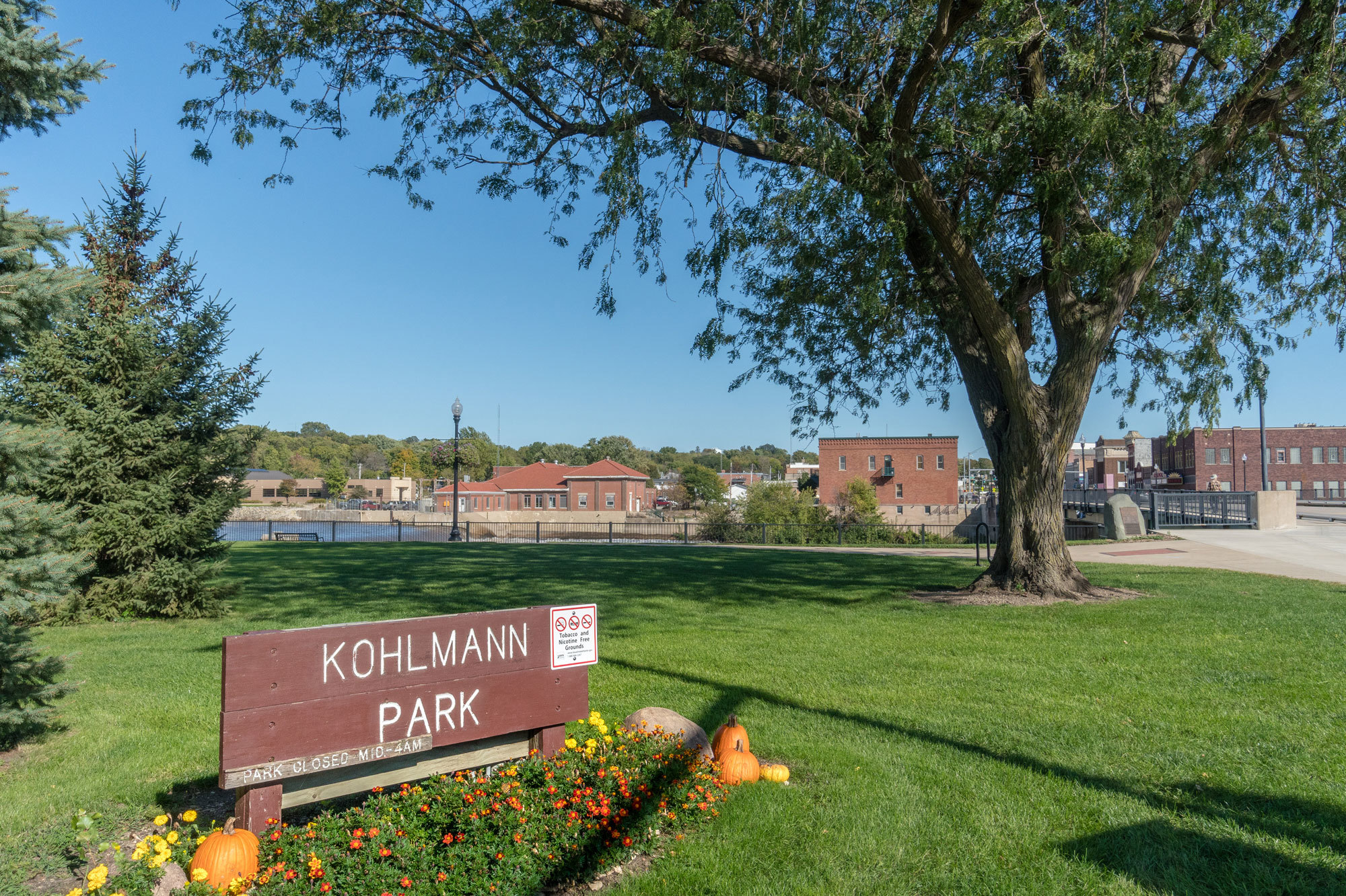 Homes for Sale in Waverly & Shell Rock Oakridge Real Estate